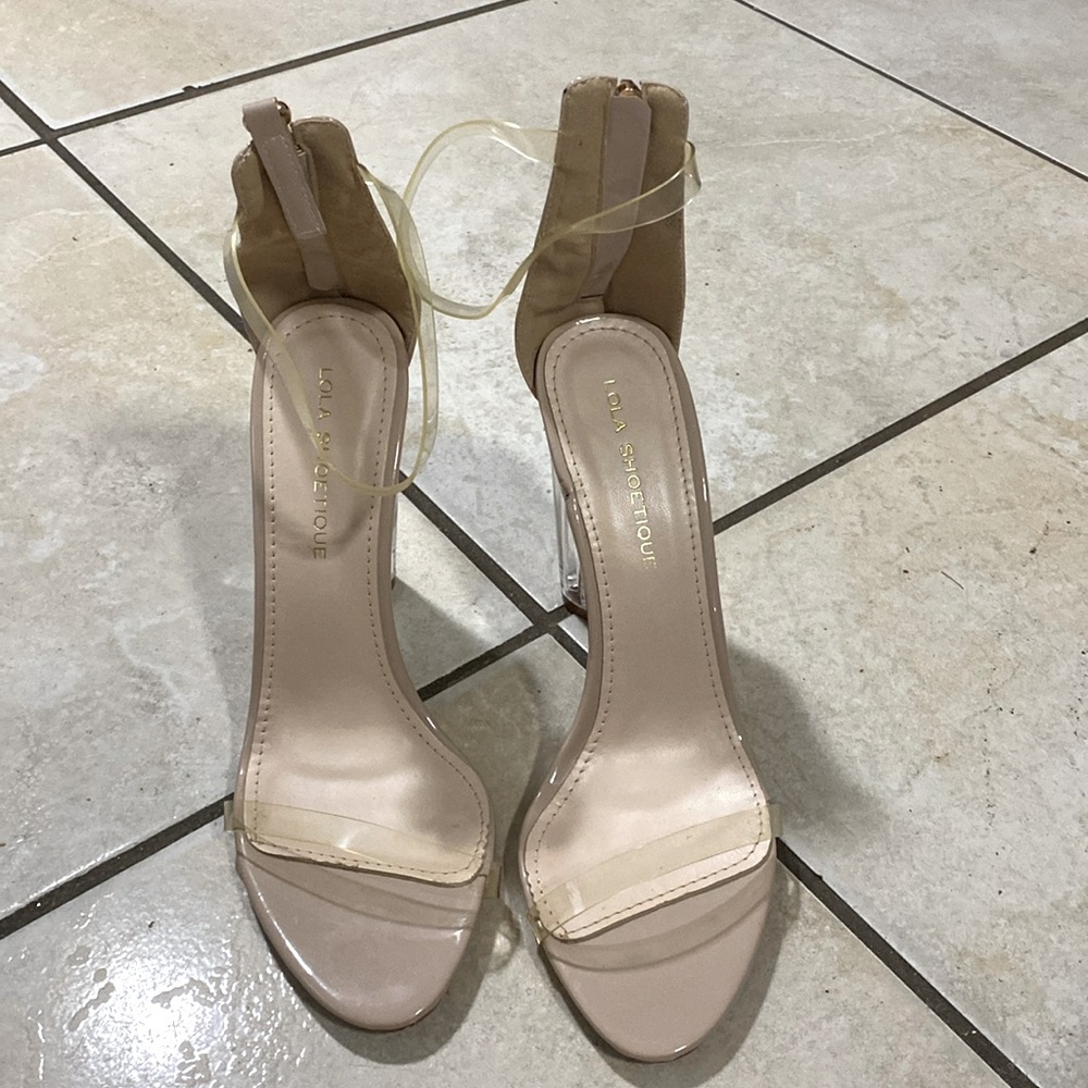 LOLA SHOETIQUE 
SIZE - 8.5